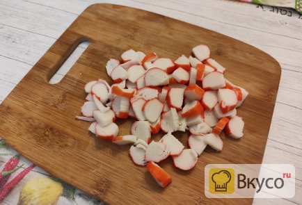Салат из крабовых палочек с помидорами и сыром, рецепт с фото пошагово и видео