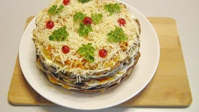 Торт из говяжьей печени с плавленым сыром