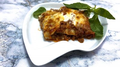 Лазанья болоньезе с мясным фаршем и соусом бешамель