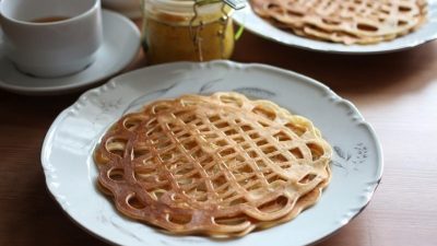 Заварные ажурные блины на сыворотке с дырочками