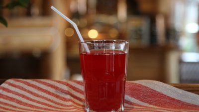 Морс из калины и клюквы с медом