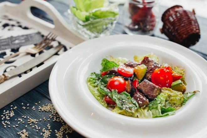 Салат с говядиной и грибами - пошаговый рецепт приготовления с фото