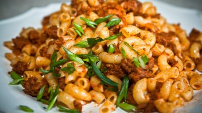 Макароны по-флотски с вареной говядиной в мультиварке