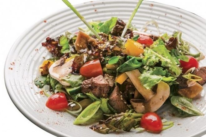 Салат с говядиной и грибами – пошаговый рецепт приготовления с фото