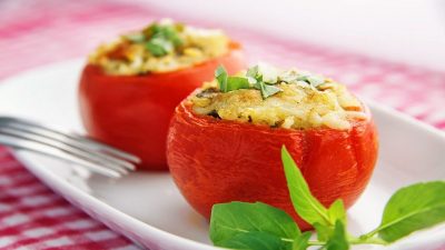 Запеченные помидоры с моцареллой в духовке
