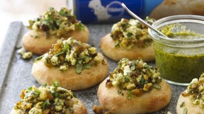 Брускетта с песто по-итальянски