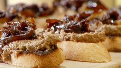 Итальянская брускетта с куриным паштетом