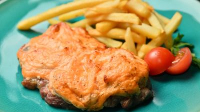 Мясо по-французски из свиной корейки в духовке