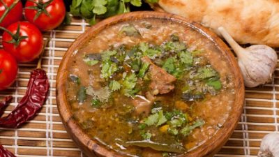 Суп харчо из баранины с пряностями и топленым маслом