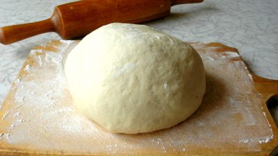 Тесто для пиццы с медом на воде