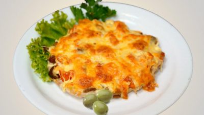 Мясо по-капитански с голландским сыром