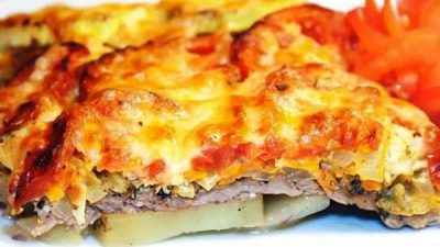 Мясо по-капитански с картофелем под соусом Бешамель
