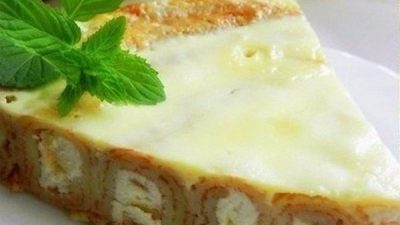 Блинный пирог с творогом и курагой в духовке