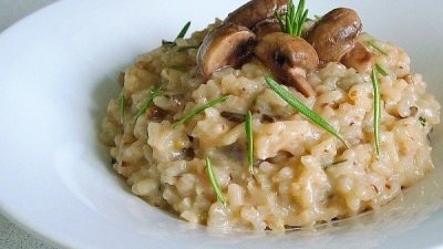 Ризотто с шампиньонами, белыми грибами и пармезаном