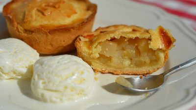 Пирожки с грушами и корицей в духовке