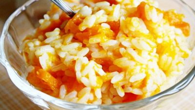 Рисовая каша на молоке с тыквой и корицей