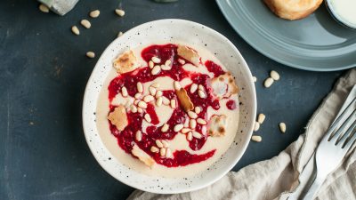 Манная каша «Гурьевская» с орехами