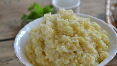Простая пшеничная каша на воде без сахара