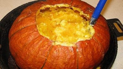 Гороховая каша с грибами в тыкве