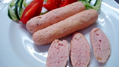 Домашние куриные сосиски с молоком