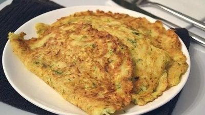 Чебуреки из кабачков с куриным фаршем и зеленью