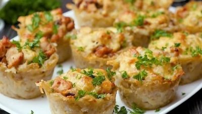 Картофельные корзиночки с шампиньонами и сыром