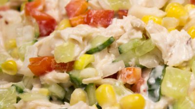 Салат «Калейдоскоп» с куриным филе и болгарским перцем