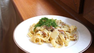 Тальятелле с куриным филе и лисичками