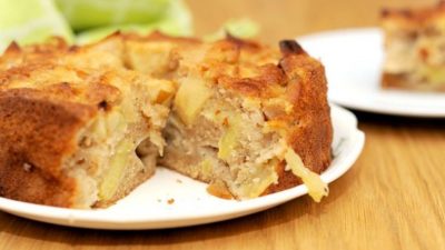 Грушевая шарлотка из батона