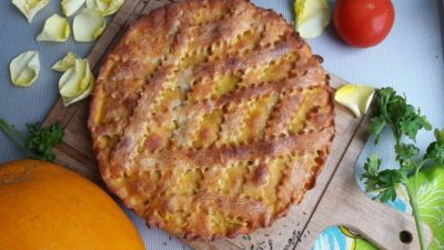 Простая шарлотка с тыквой