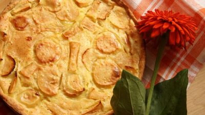 Цветаевская шарлотка со сметаной