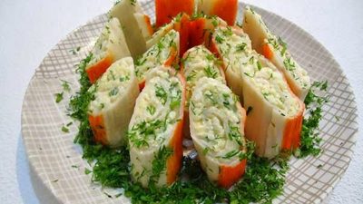 Фаршированные крабовые палочки с сырно-чесночной начинкой