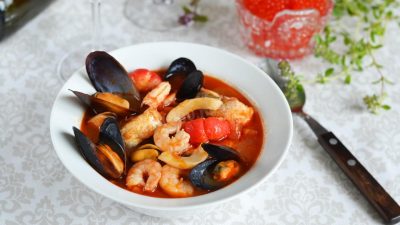 Буйабес с рыбой, мидиями и креветками