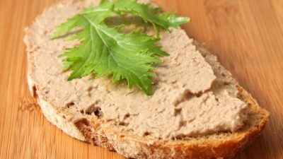 Куриный паштет с мускатным орехом и коньяком