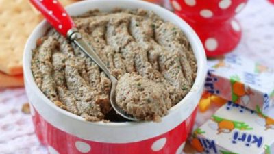Диетический паштет из куриной печени с сельдереем