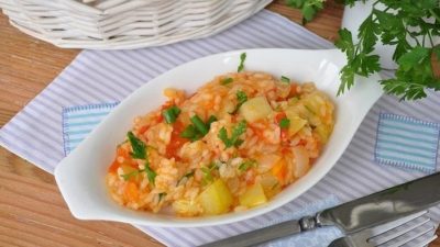 Кабачки с помидорами и рисом в мультиварке