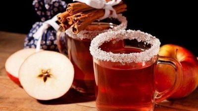 Рождественский белый глинтвейн с корицей