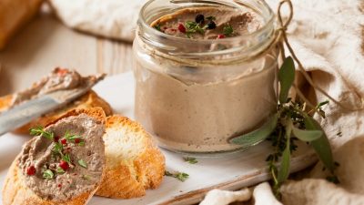 Паштет из свиной печени и копченого шпика