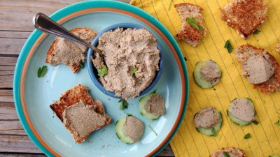 Печеночный паштет с морковью и чесноком