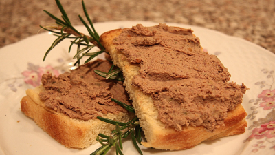 Паштет из свиной печени с твердым сыром