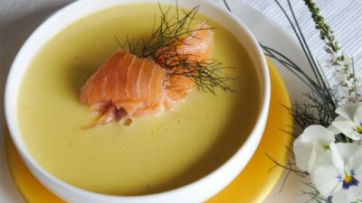 Суп-пюре из тыквы и картофеля с копченой рыбой