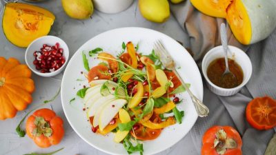 Салат из тыквы с фруктами со сметанной заправкой