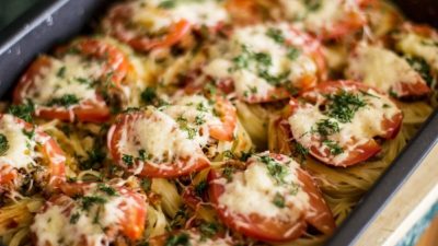 Гнезда из макарон с мясной начинкой в духовке
