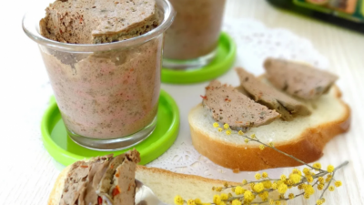 Паштет из куриной грудки с печенью и яйцом