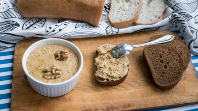 Паштет из вареной куриной грудки с грецкими орехами