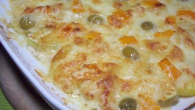 Запеканка из курицы с кабачками и болгарским перцем