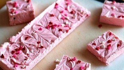 Клубничный фадж со сгущенкой