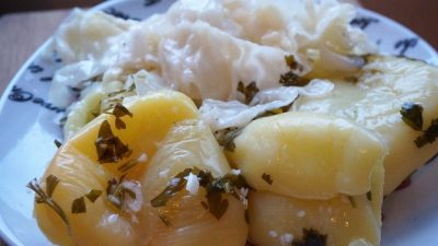 Осенний салат из капусты с болгарским перцем