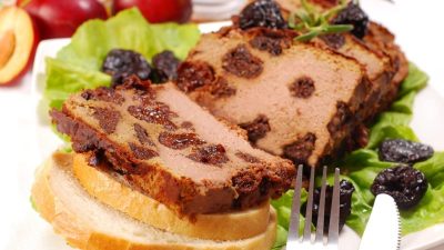 Паштет из утиной печени с черносливом и коньяком