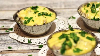 Сливочный жульен с куриным филе и грибами